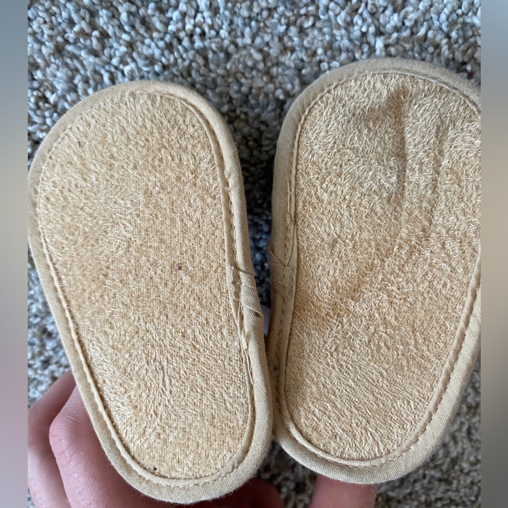 Accepting offers- Infant shoes 0-6 months Hudson Baby - Picture 4 of 4